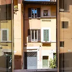 Lungaretta By Rental In Rome